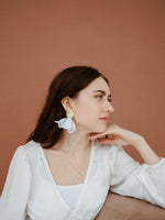 Load image into Gallery viewer, Trust Flower Earrings
